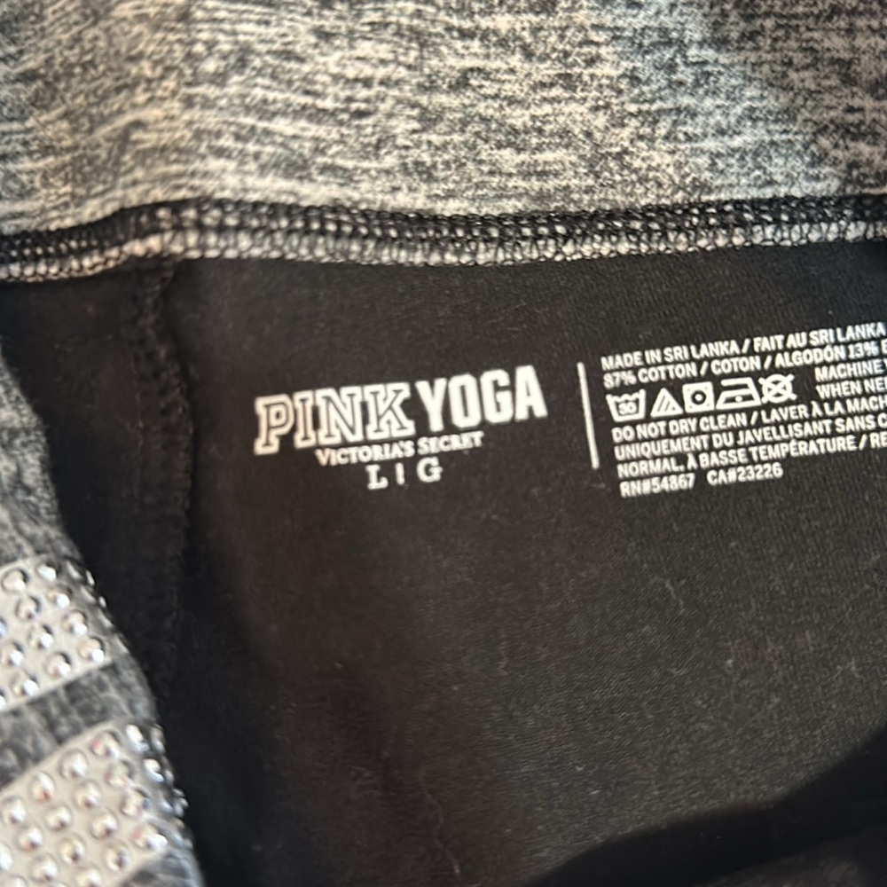 Throwback PINK Victoria secret yoga capris! - Picture 4 of 5